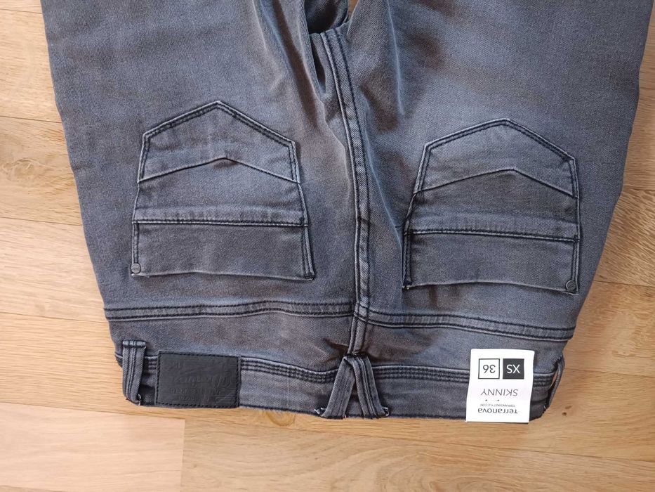 Spodnie jeansy szare