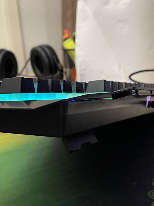 Продам клавиатуру