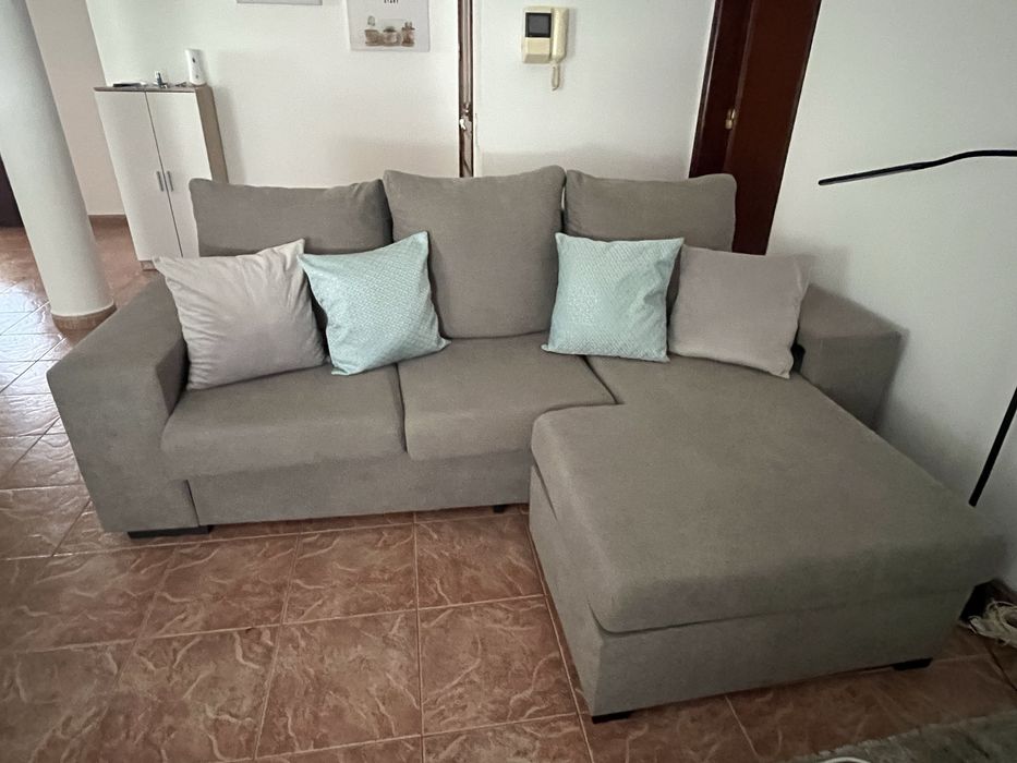 Sofá com Chaise Longue Cinza – 230 cm – Excelente Estado