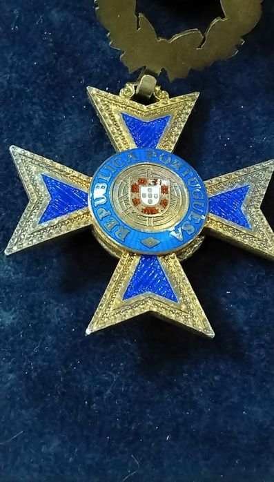 Condecoração do grau de COMENDADOR DA ORDEM DO MÉRITO DE PORTUGAL, entregue Sua Excelência o Presidente da República de Portugal.