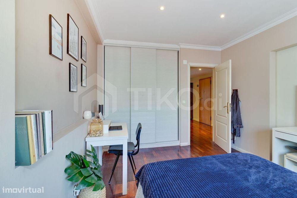 T4 com 209 m², vista 360º, sol todo o dia e garagem de 78 m² | Corroio