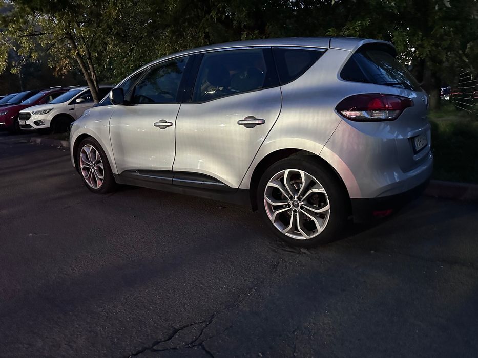 Авто Renault Scenic