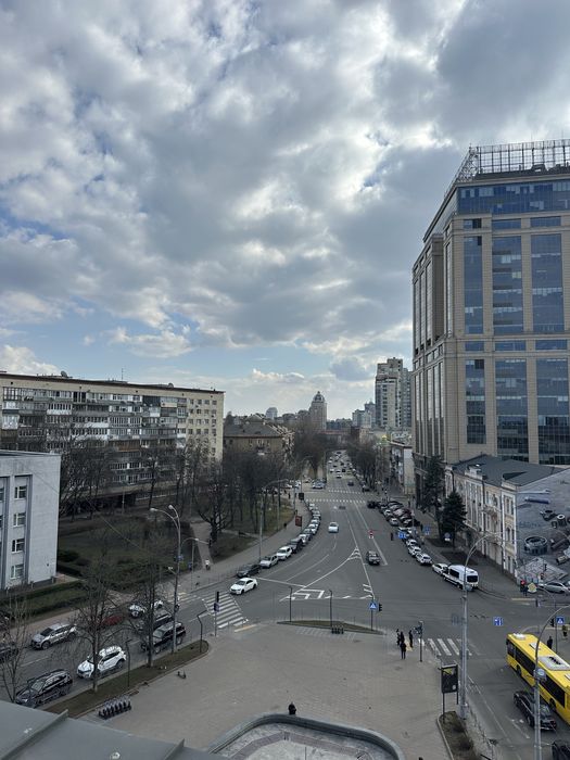Продається офісне видове приміщення Open space  фасад паркінг Печерськ Панорамне