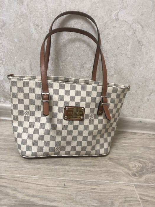 Сумка Louis Vuitton у клітинку