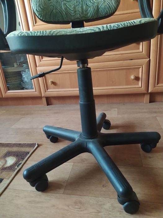 Продам компьютерное кресло