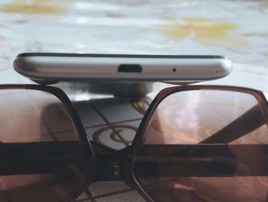 Продам телефон Xiaomi Redmi 6A (2/16)