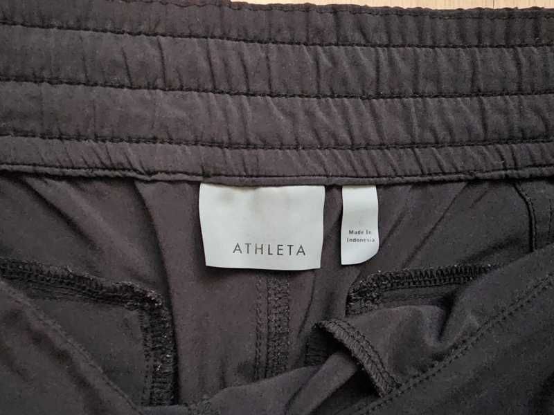 Spodenki sportowe Athleta L czarne