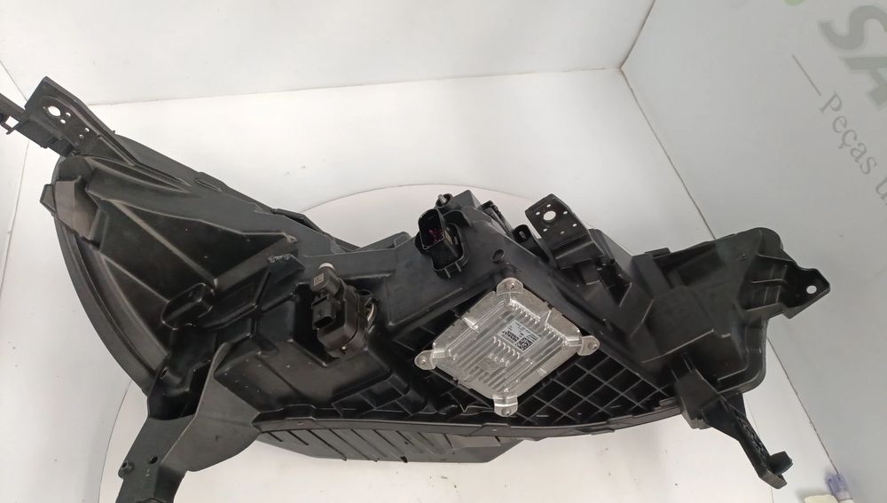 Ótica / farol esquerda RENAULT Captur II