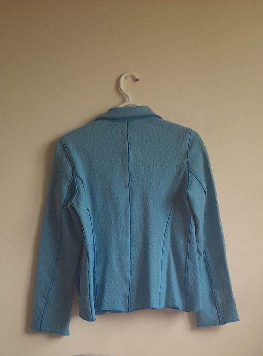 Casaco de lã azul tipo blazer