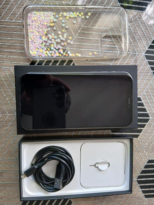 Iphone 12 pro w stanie dobrym