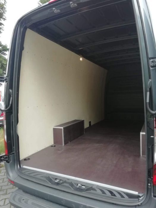 Profesjonalne zabudowy aut dostawczych Mercedes Sprinter L3H2 standard