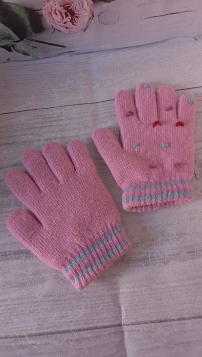 Віддам безкоштовно дитячі речі