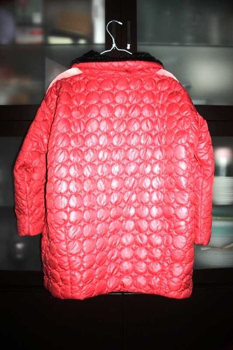 Kispo rosa cereja com pelo na gola da marca ANA SOUSA T. L