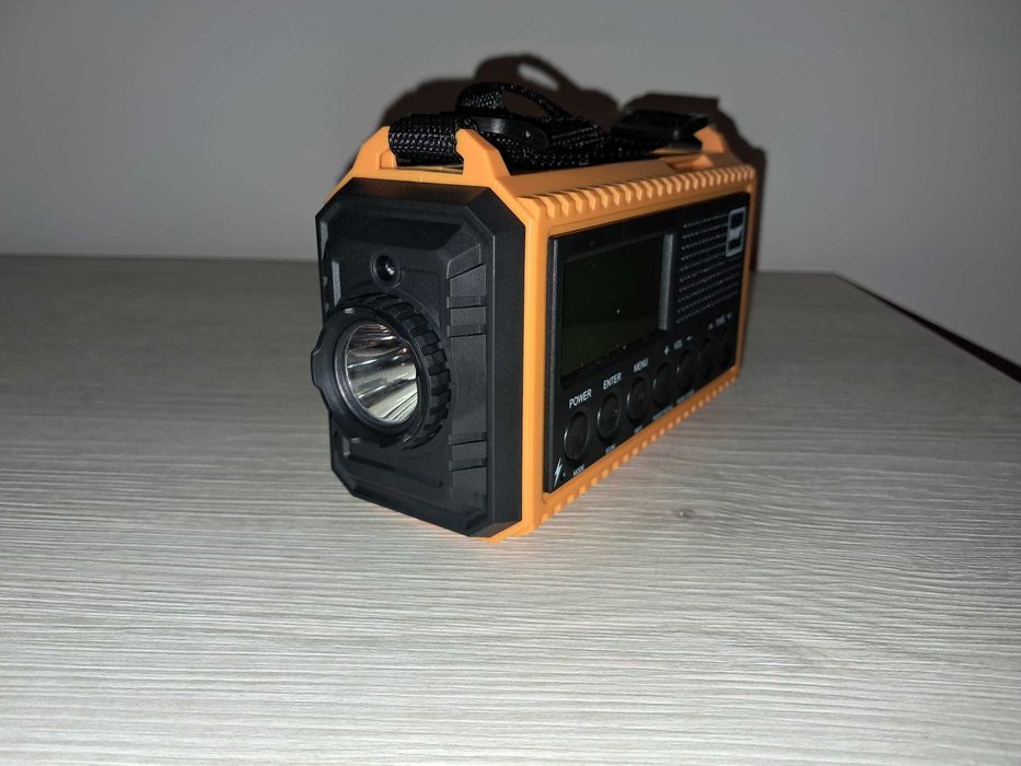 Rádio ROCAM CR1009 - Casa, Campismo ou Emergência