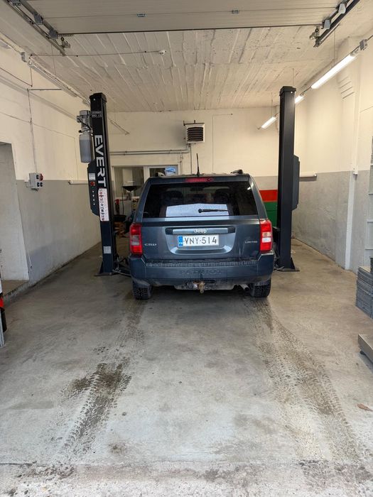 Jeep Patriot для військових