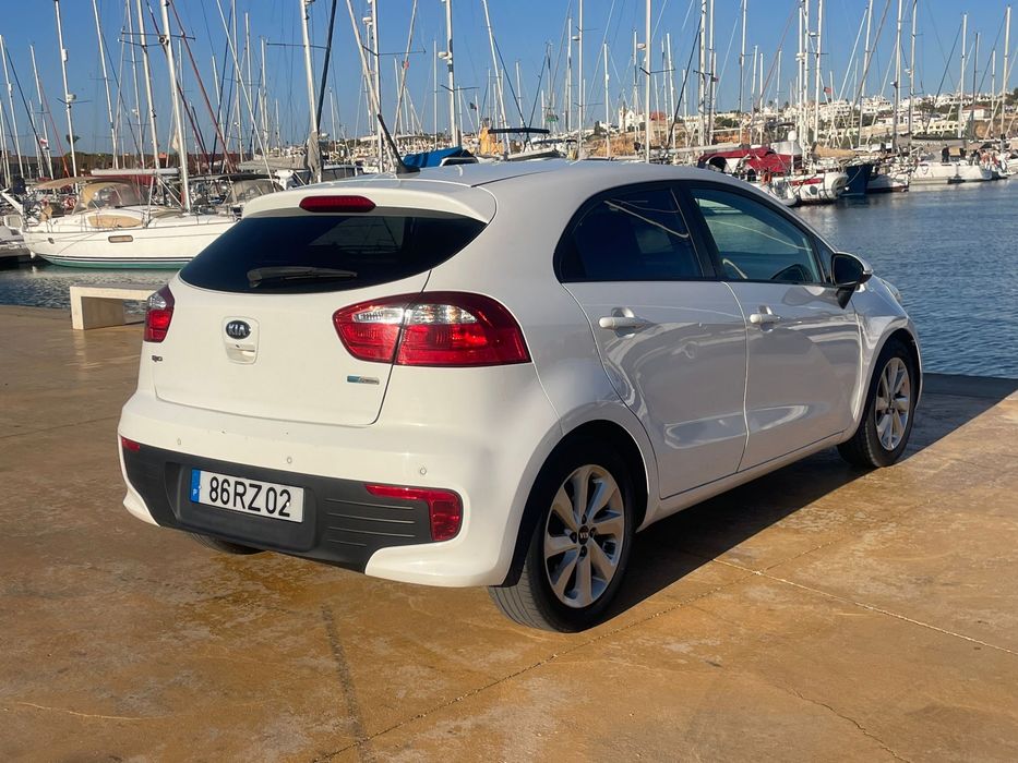 Kia rio comercial 2016  1.1 crdi