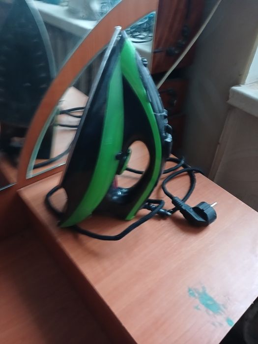 Утюг рабочий 350грн