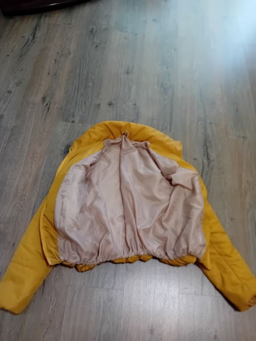 Куртка осіння в хорошому стані.