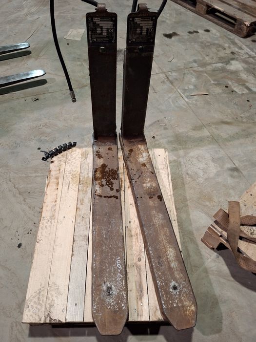 Widły teleskopowe hydrauliczne pantograf