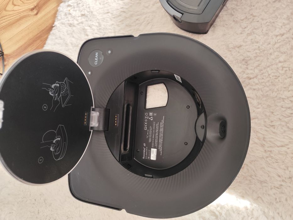 iRobot  romba 9s+