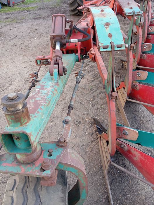 Pług 5 skibowy Kverneland BB100