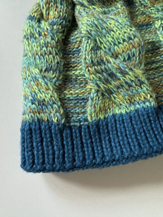 Зимова дуже тепла шапка