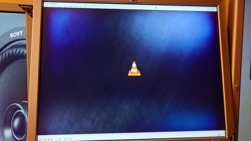 3 monitores HP L2035 20" 100€ todos