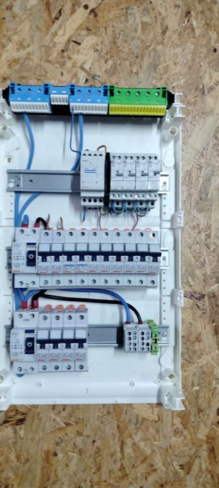 Rozdzielnica Hager natynkowa 3x12