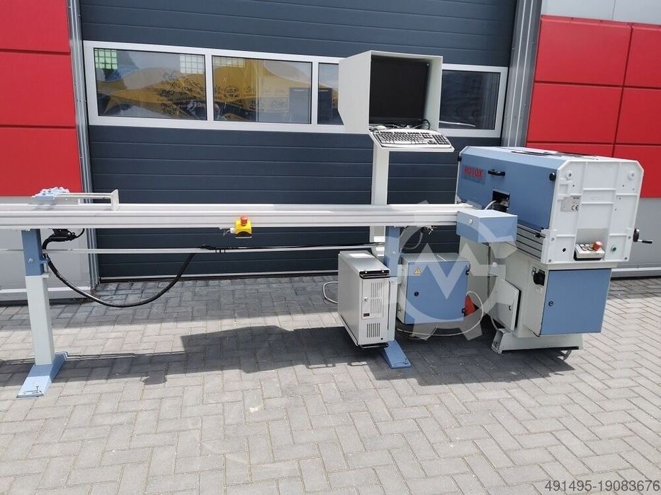 Fresadora ao comprido de pvc e alumínio