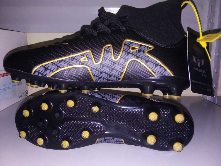 Chuteiras Air Zoom para relva sintetica