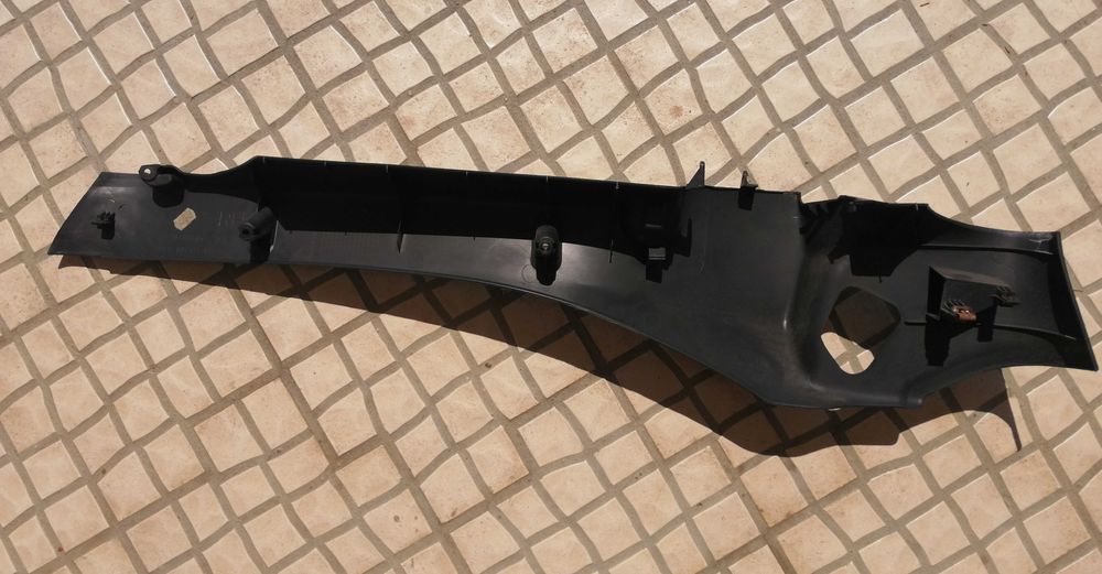 Chapeleira - Apoio lateral Direito - Ford Focus SW - 2001