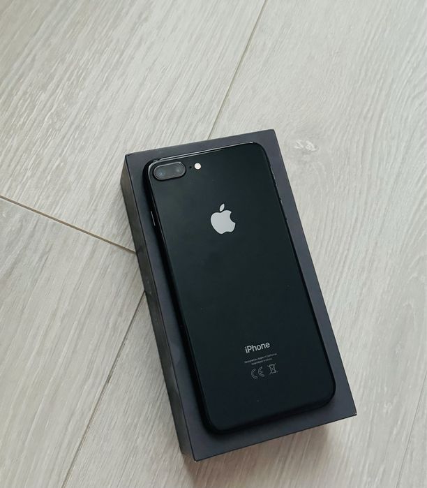 Продам IPhone 8 Plus