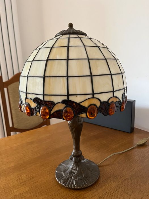 Piękna lampa witrażowa