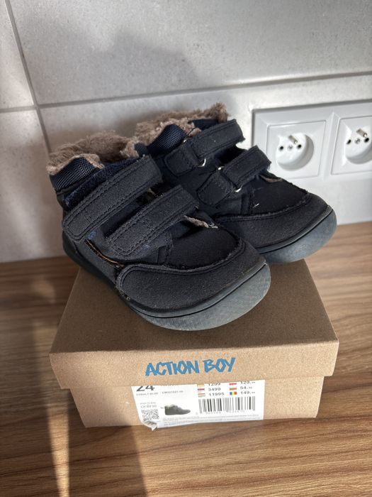 Buty zimowe chlopiece r 24 super stan