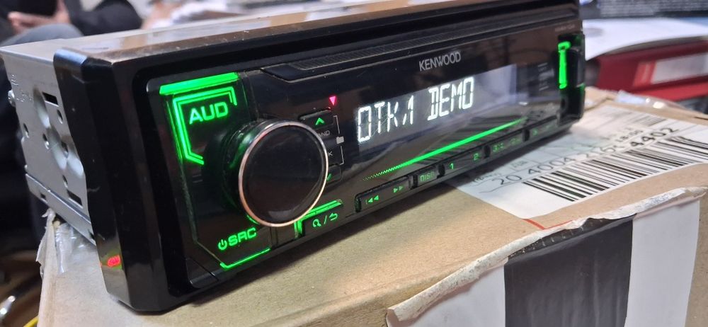 Автомагнітола kenwood kmm-104