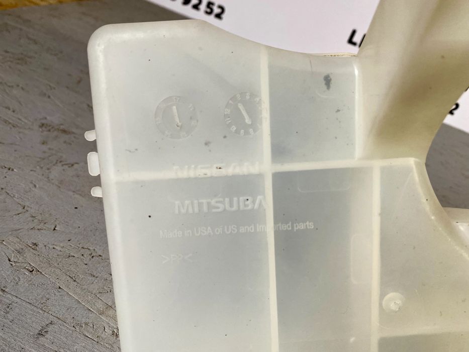 Бачок склоомивача Nissan Leaf бачок омивайки Нісан Ліф шрот Лиф 11-25