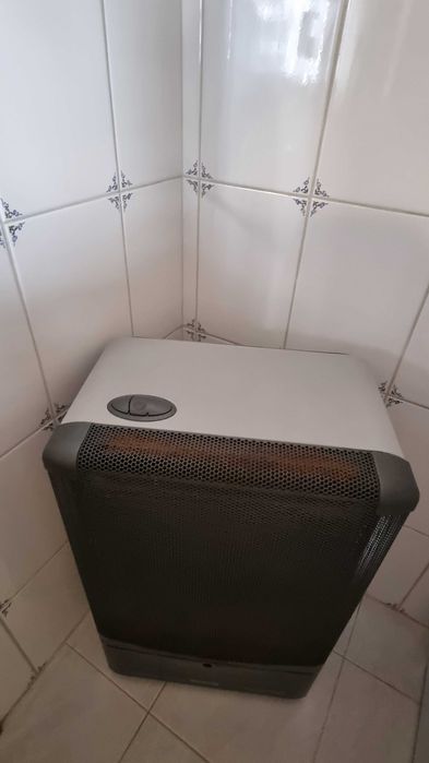 Aquecedor a Gás Catalítico - Bom Estado, Marca Bosch, Oferta de Botija