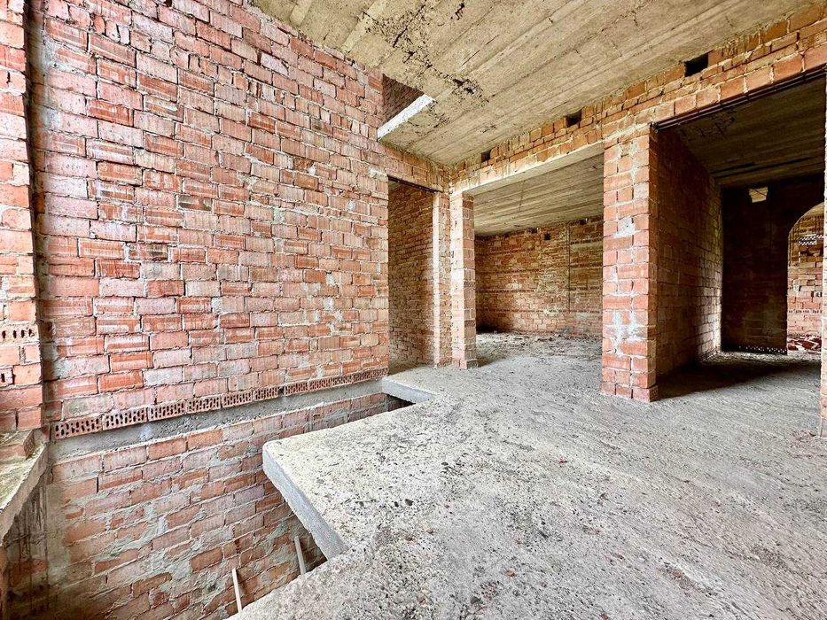 Продаж добротного будинку з примиканням до річки у м.Борислав