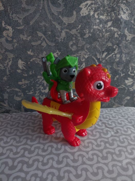 Щенячий патруль дракон та рокі