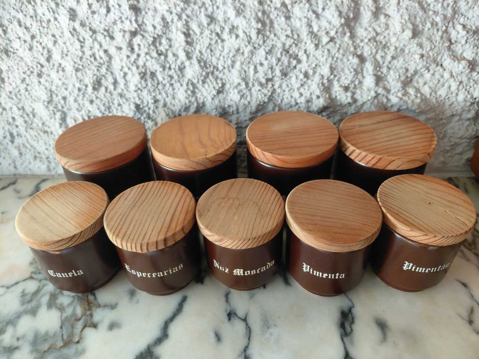 Conjunto de frascos de especiarias