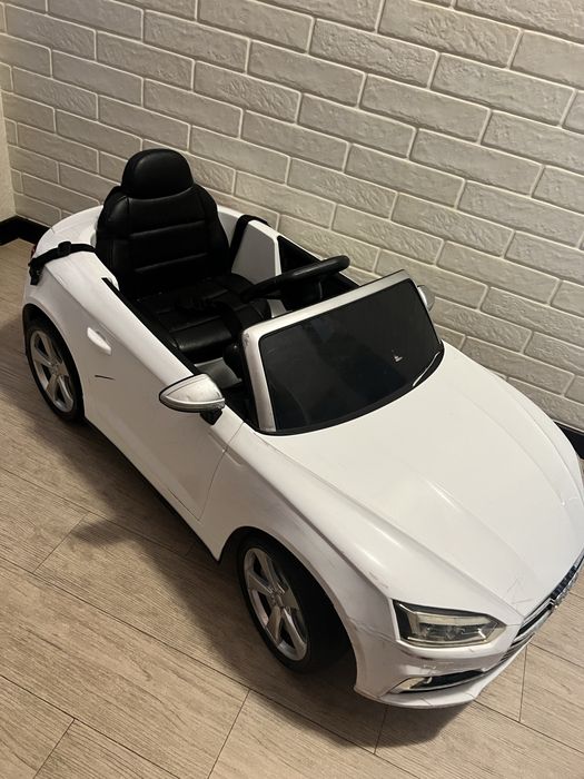 Електро машинка дитяча Audi Q5