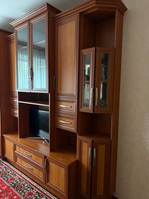 Шафа-стінка з дерева