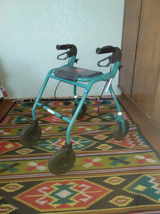 Ходунки для ребілітації