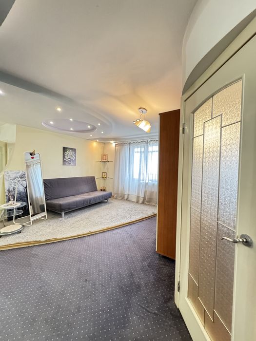 Продам 3к.кв возле метро Спортивная