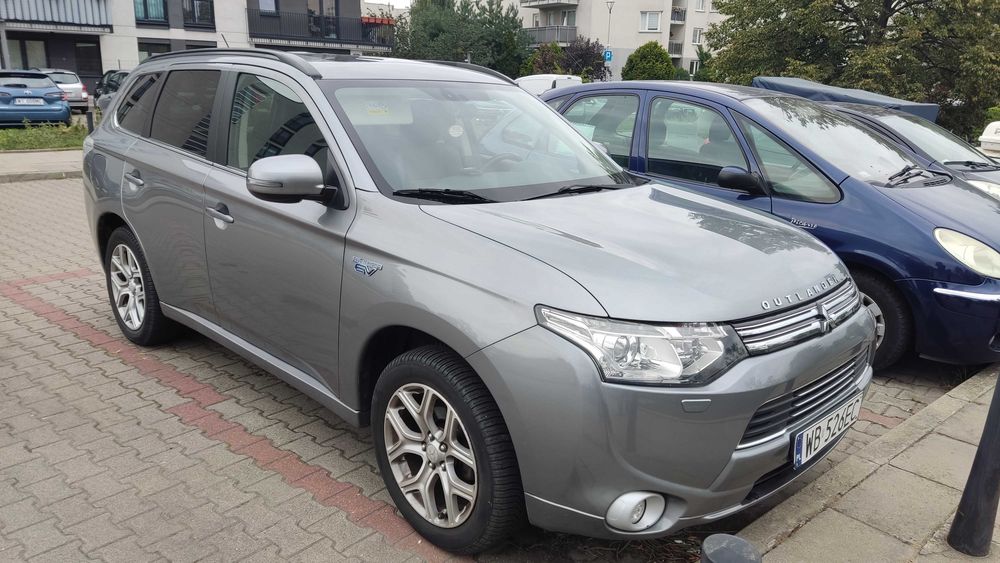 Mitsubishi Outlander 2,0 phev 2013