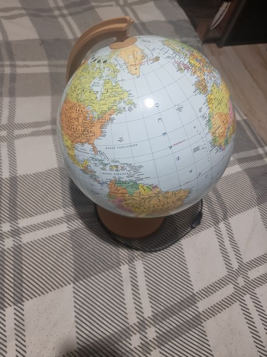 Globus podświetlany