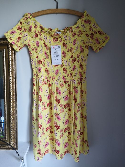 Sukienka Cropp w kwiatki