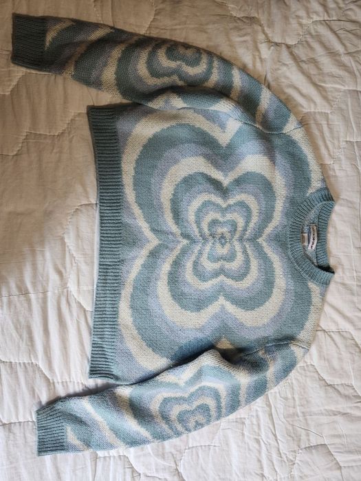 светр блакитний теплий