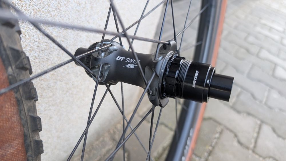 Koła DT Swiss GRC 1400 Spline 42 27,5", 650b + opony Pirelli