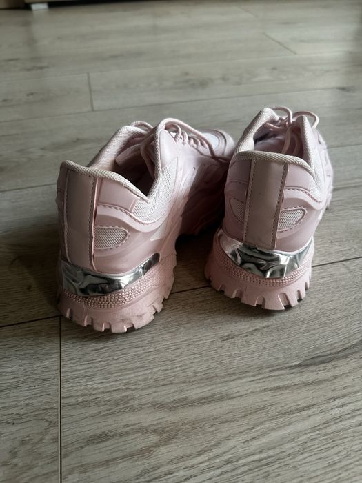 Różowe buty rozm 40 (lekko zaniżony)